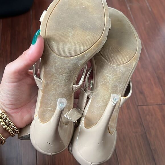 Tan Patent Steve Madden Strappy Heels - Size 8 - Ankle Strap - Great Condition - Picture 4 of 5